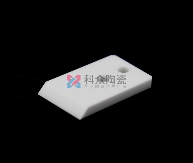 氧化鋁陶瓷件都有哪些分類(lèi)和特點(diǎn)呢？（圖）